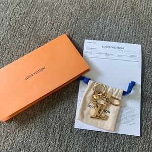 Louis Vuitton LV facettes bag charm key holder